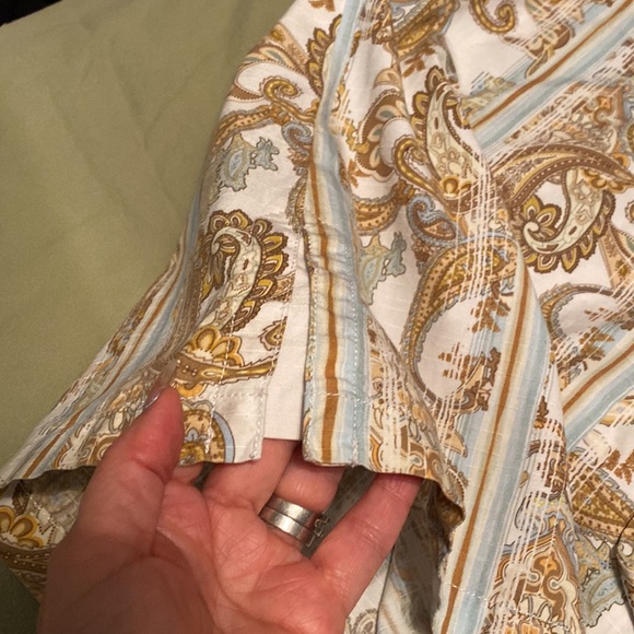 Gorgeous Tommy Bahama Paisley Print Button Down Shirt - Picture 4 of 10